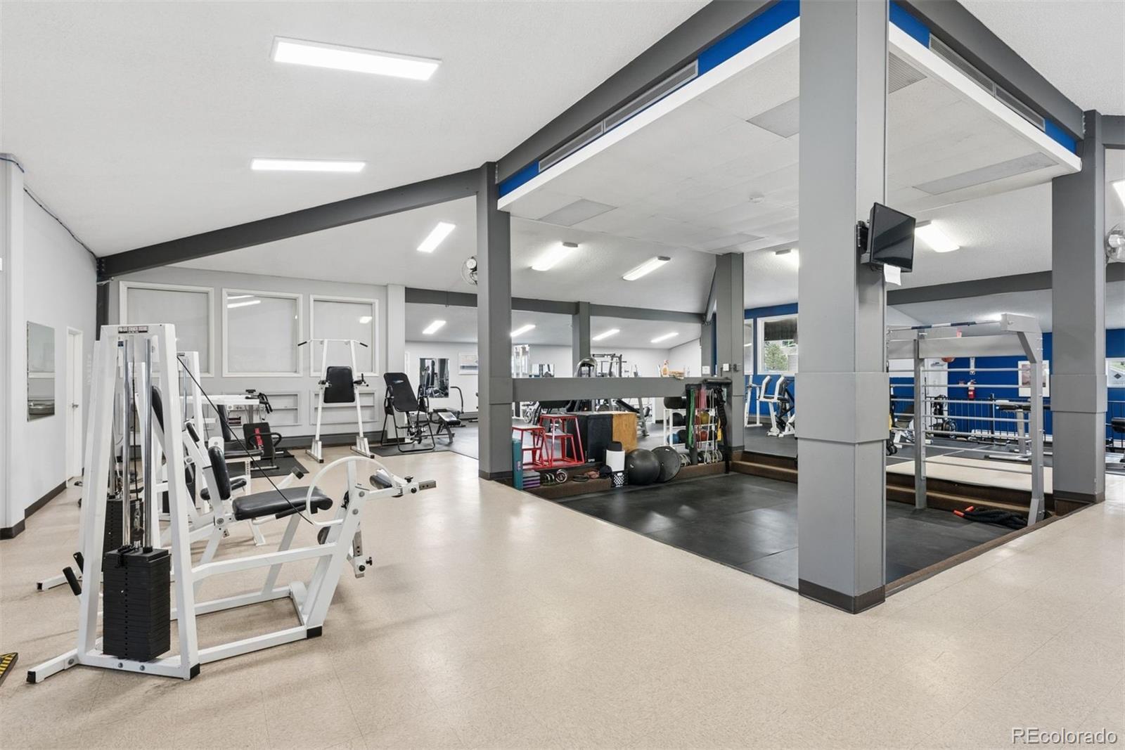 1300 Golden Circle Unit: 104