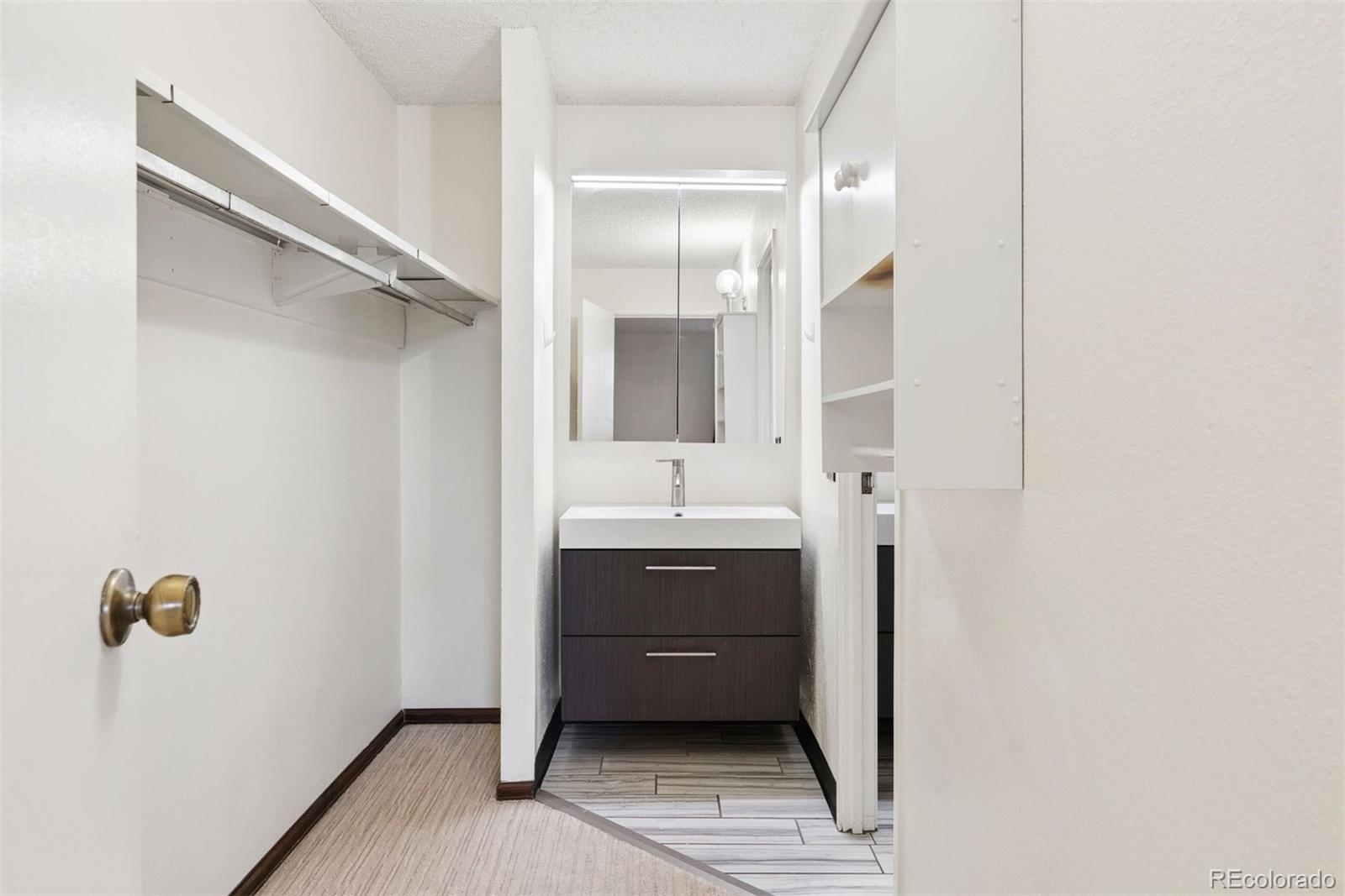 1300 Golden Circle Unit: 104