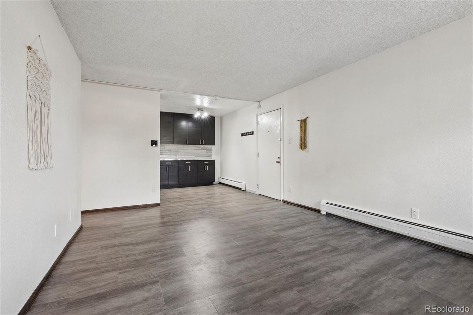 1300 Golden Circle Unit: 104