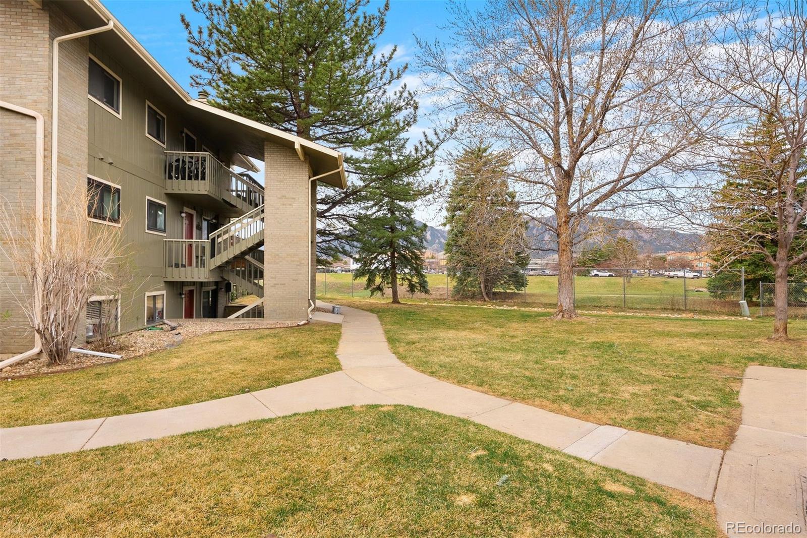 695 Manhattan Drive Unit: 5