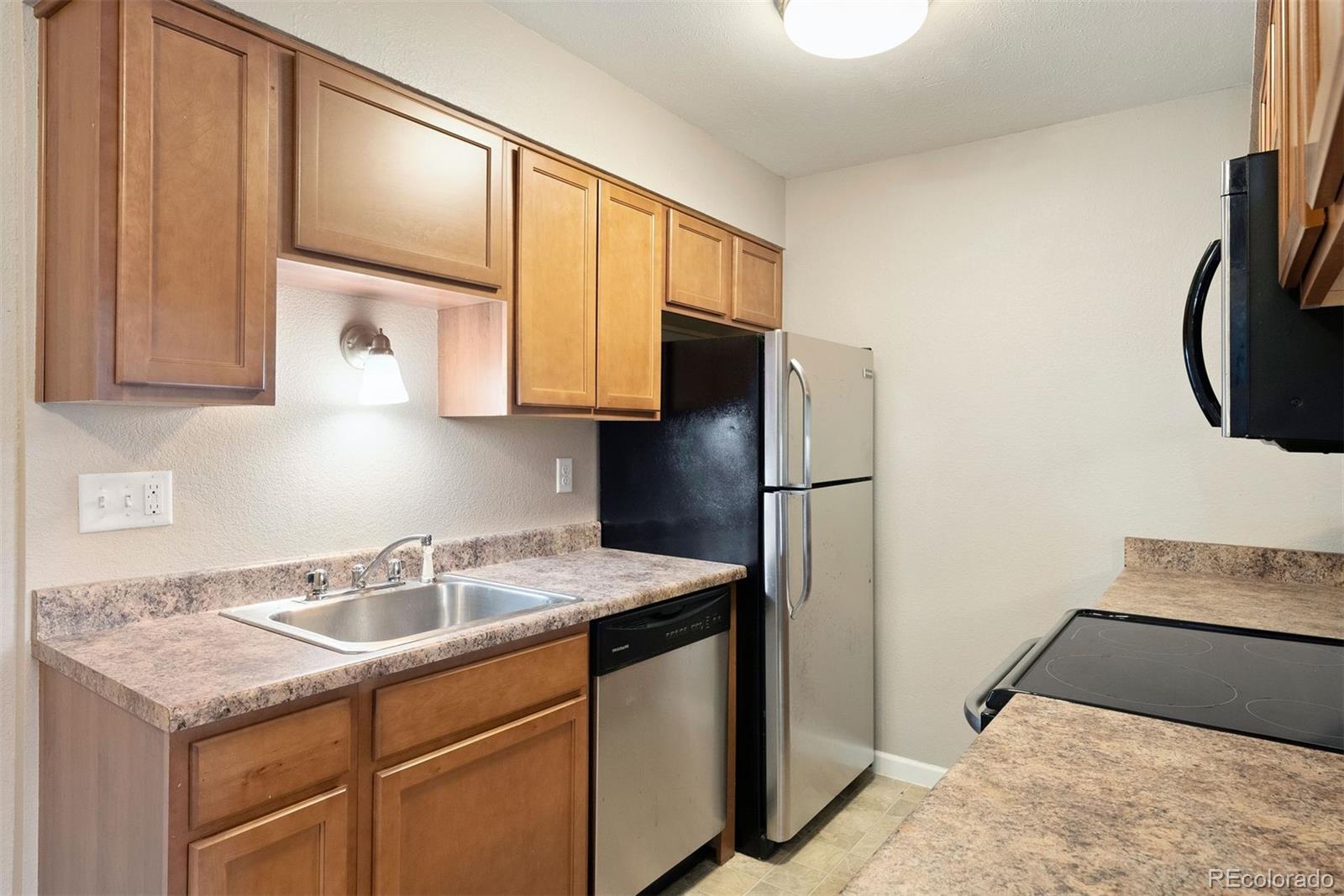 695 Manhattan Drive Unit: 5