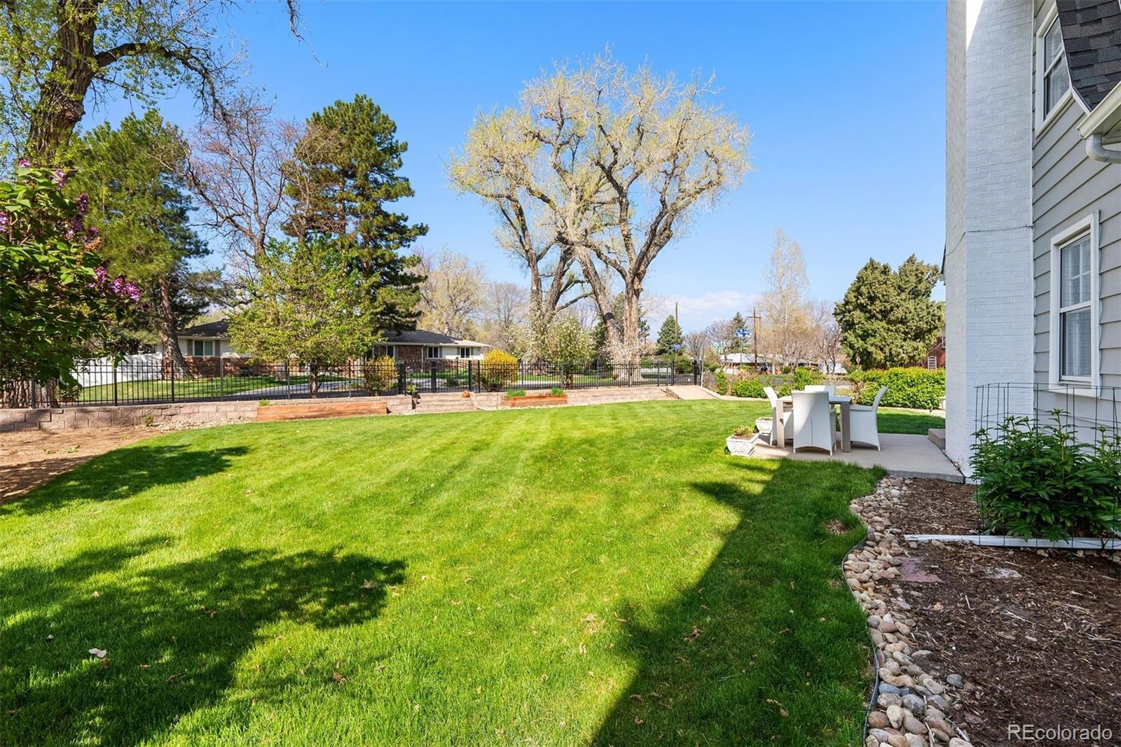 6990 W 9th Place