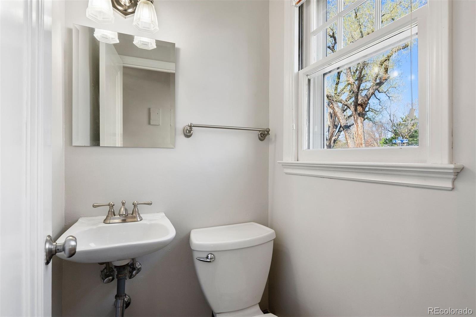 6990 W 9th Place