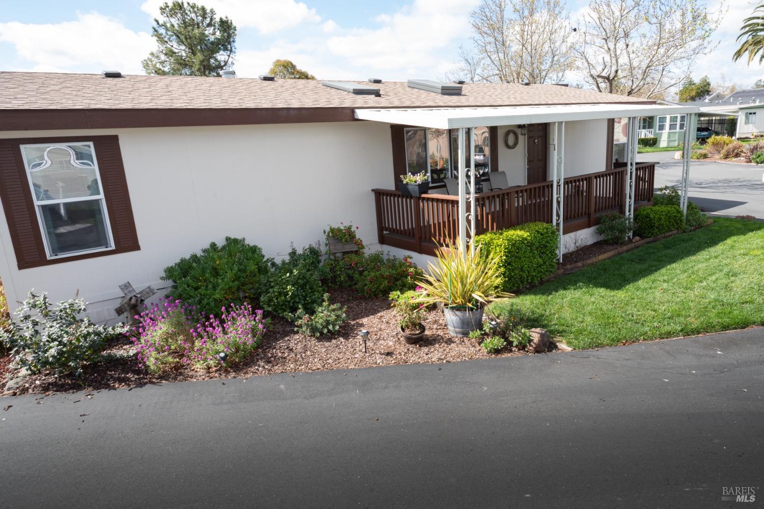 74 Candlewood Drive