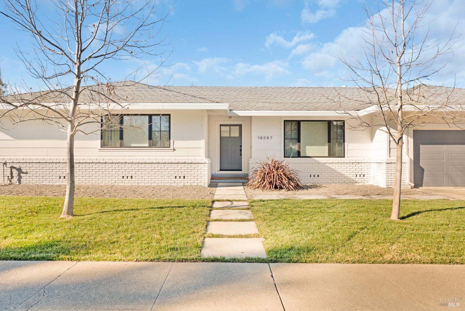 18287 Robin Ave