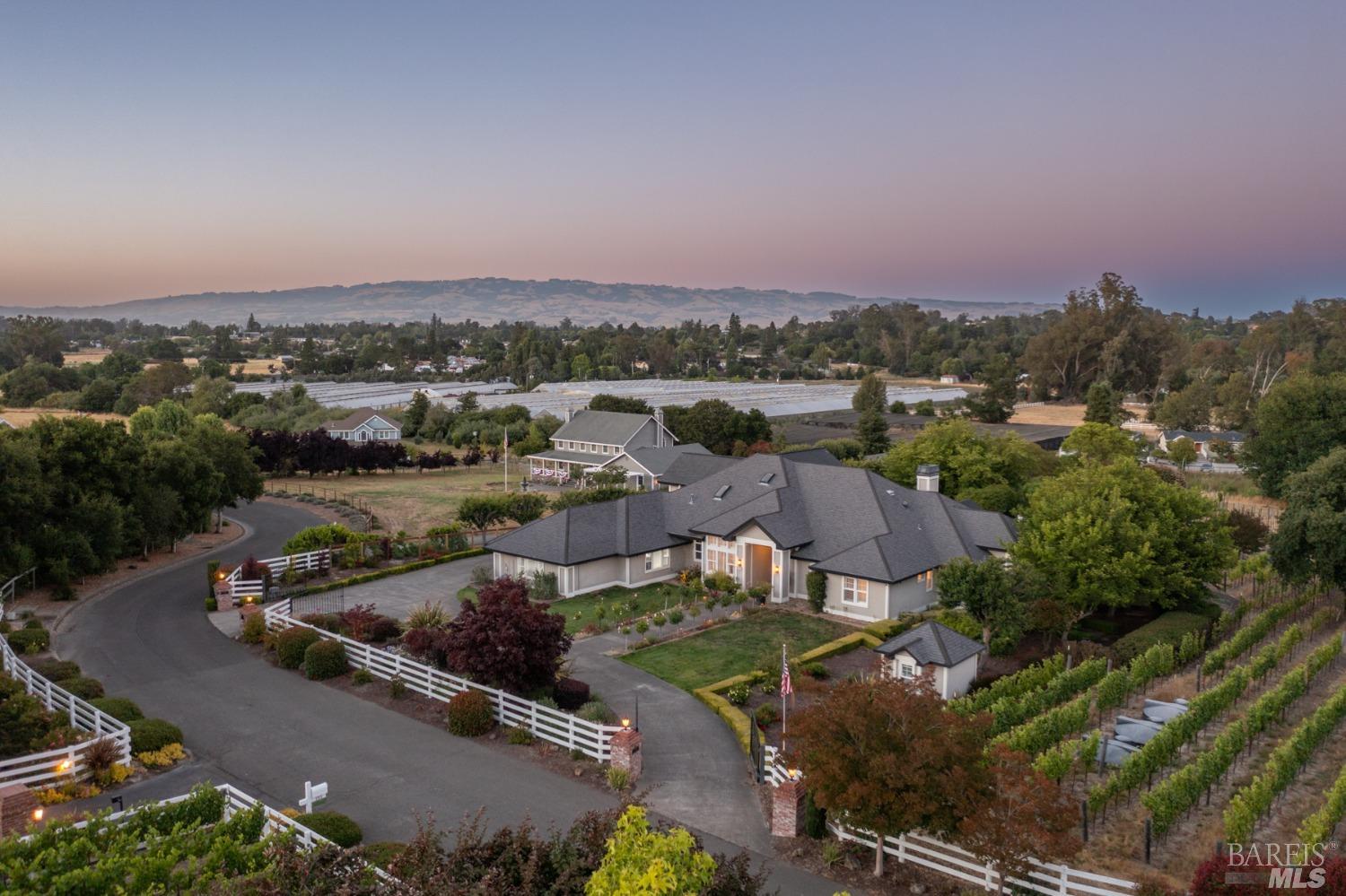 100 Eastman Ct Petaluma Ca 94952 324033952