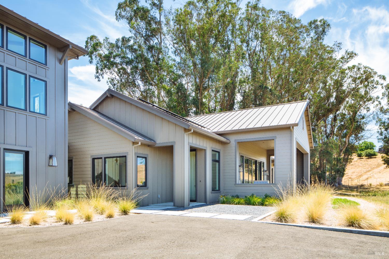 2041 Live Oak Farm Ln