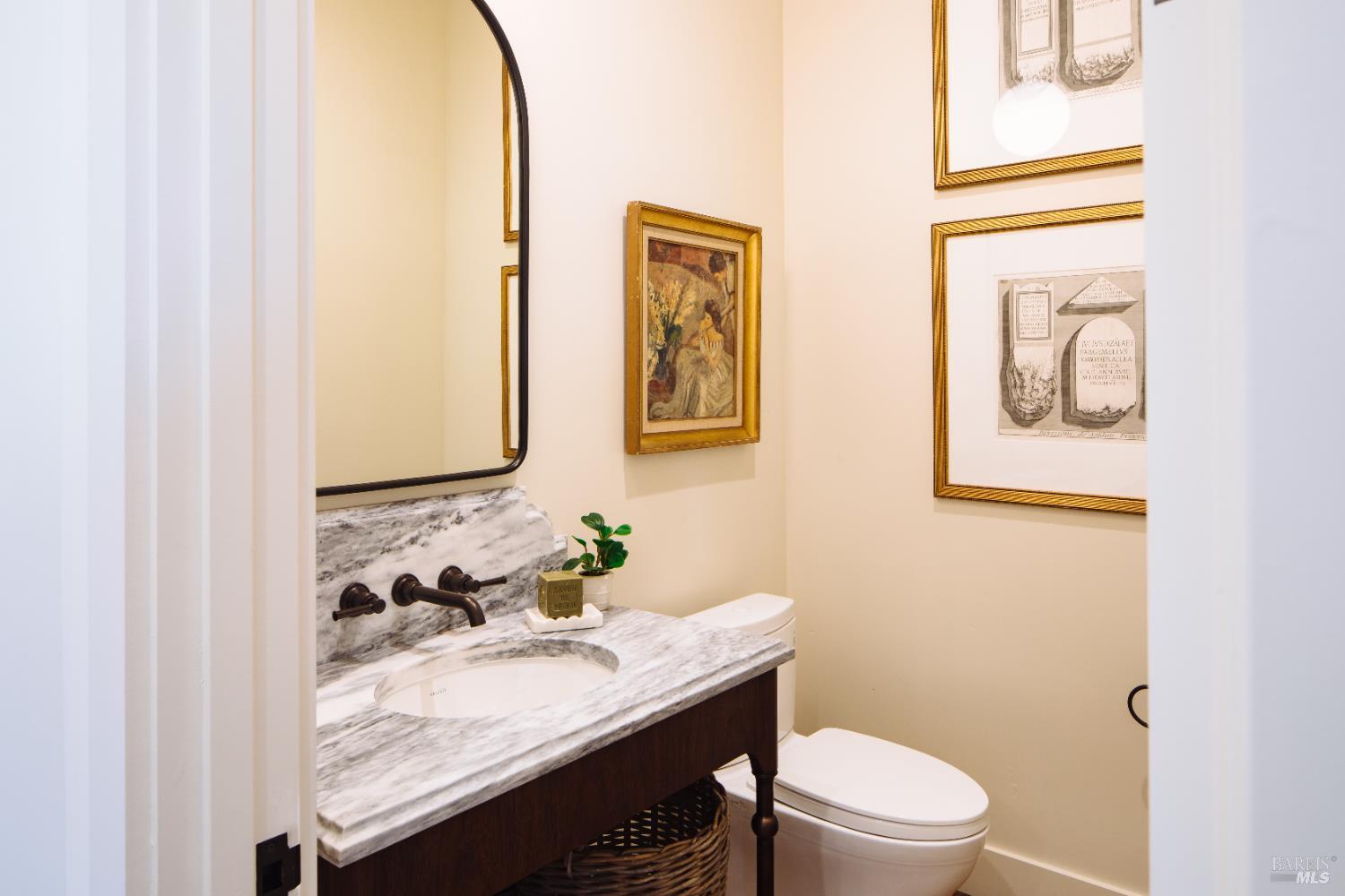 2041 Live Oak Farm Ln