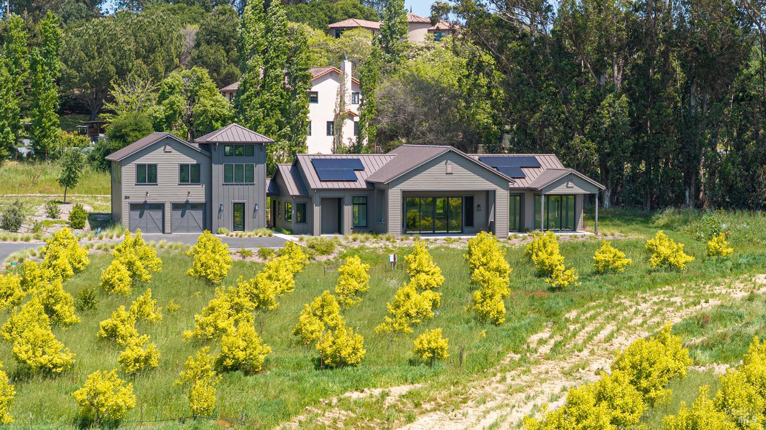 2041 Live Oak Farm Ln