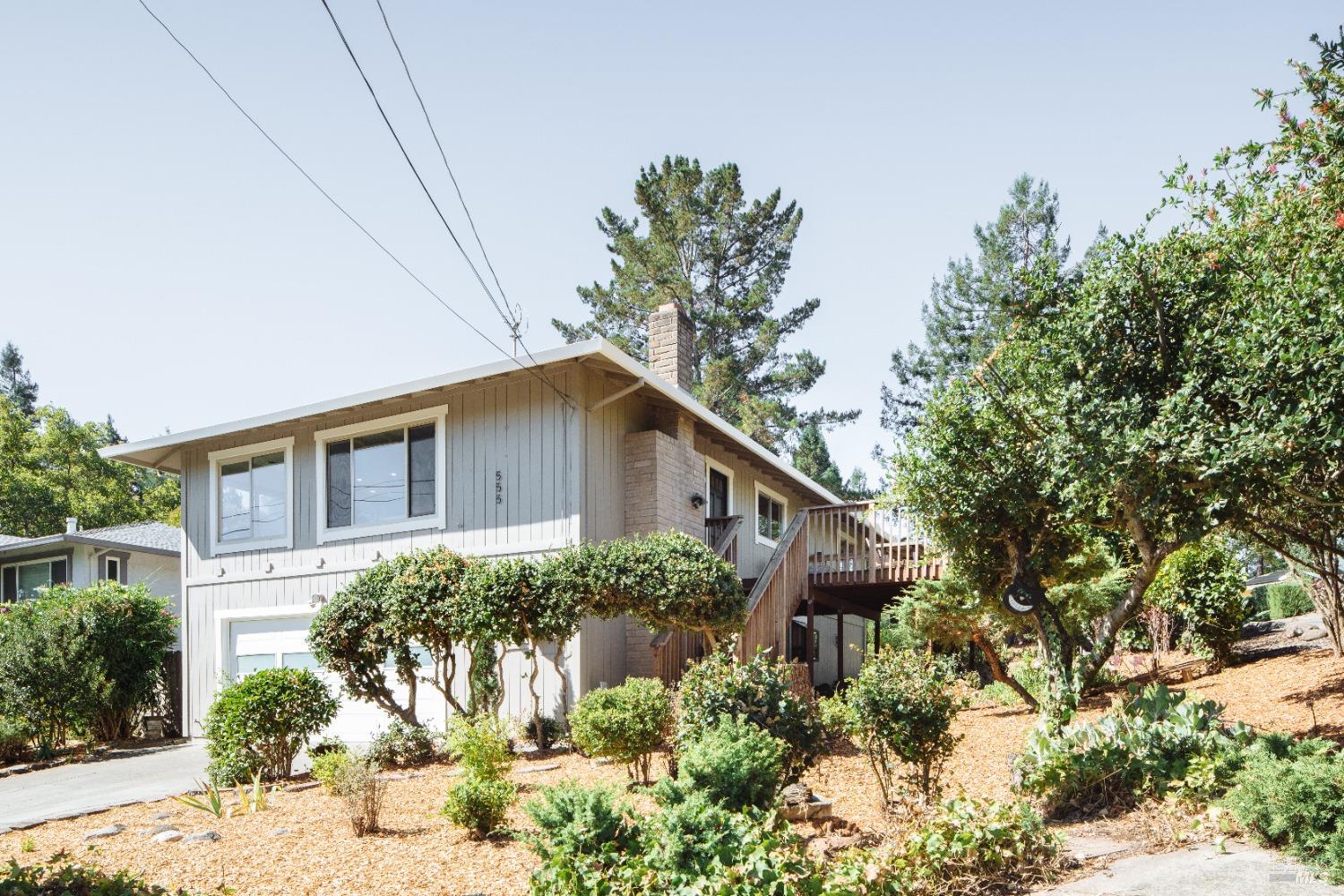 555 Cherry St