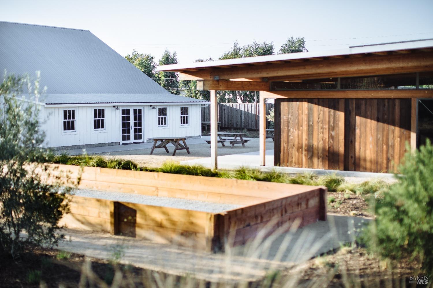 2183 Live Oak Farm Ln