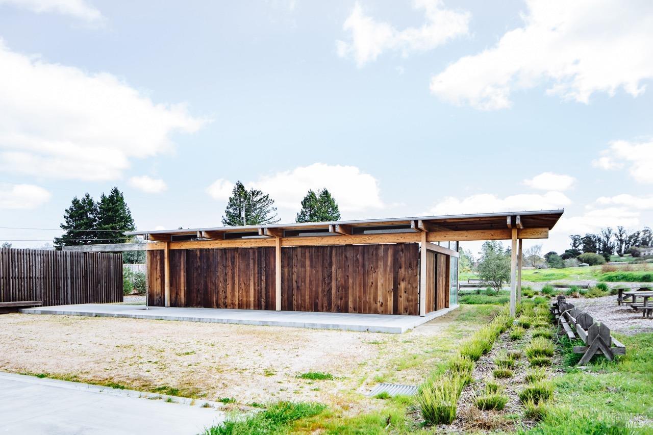 2055 Live Oak Farm Ln