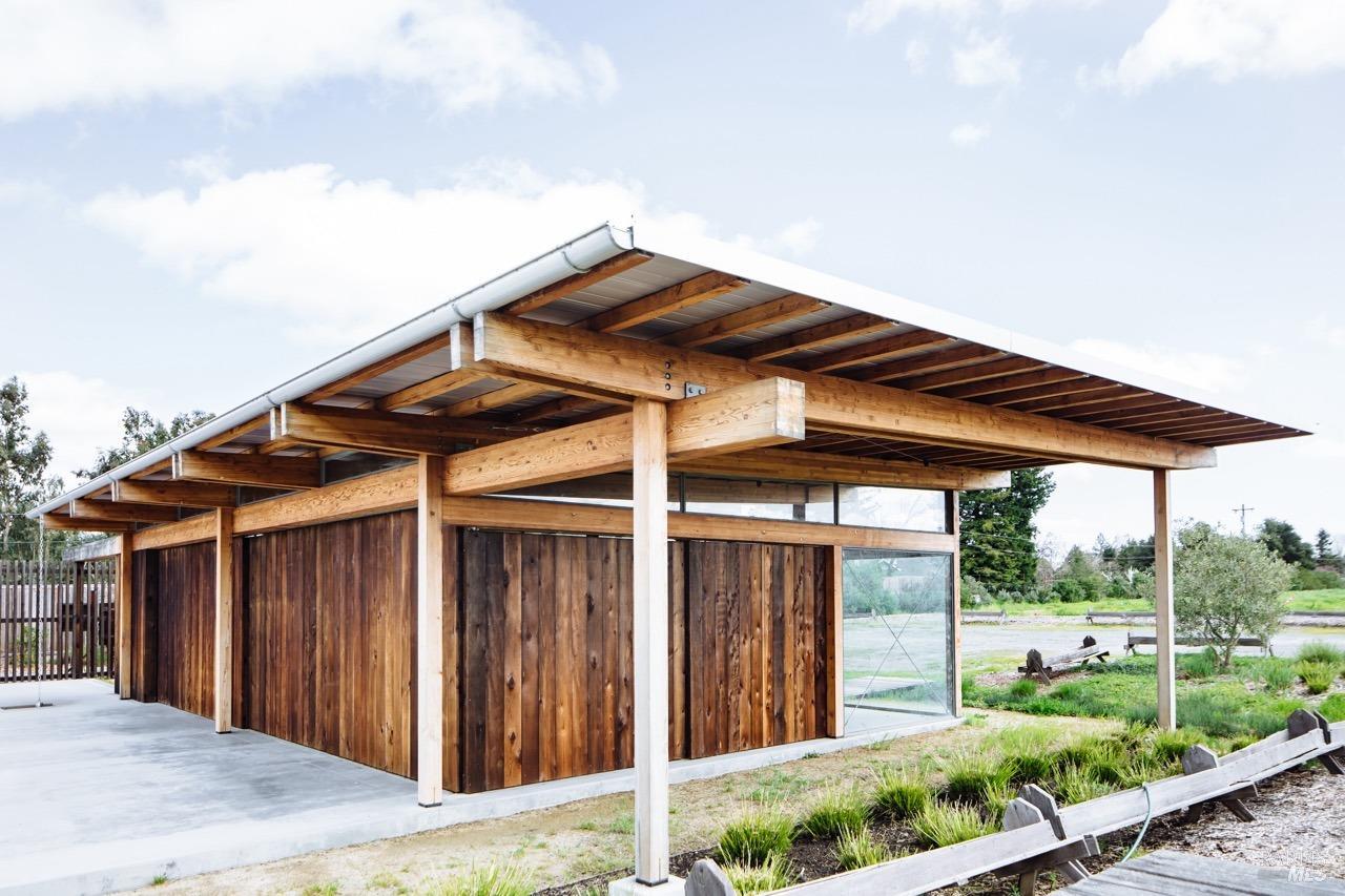 2055 Live Oak Farm Ln