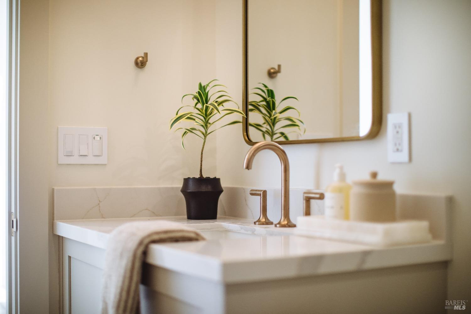 2055 Live Oak Farm Ln