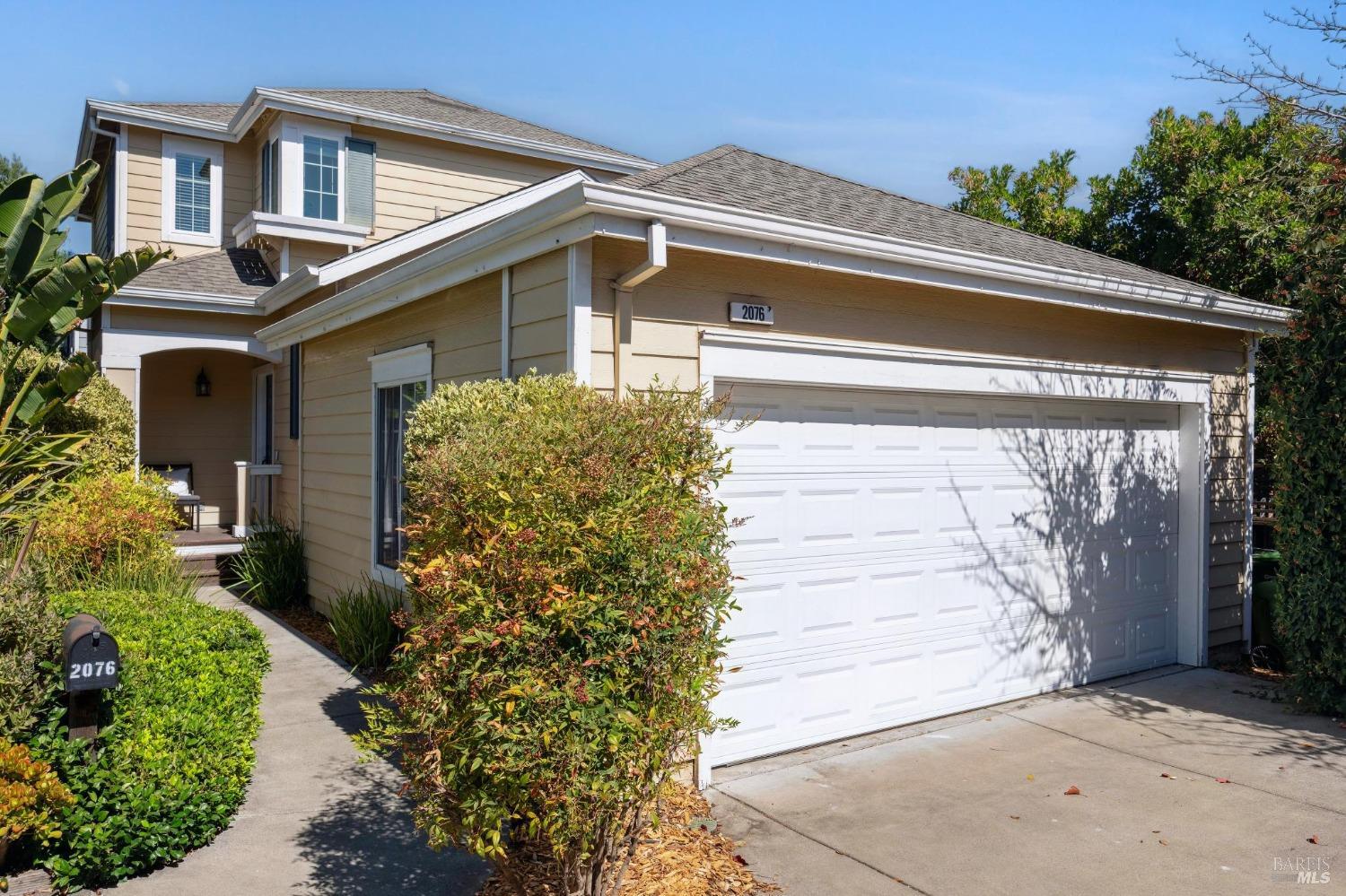 2076 Easton Drive
