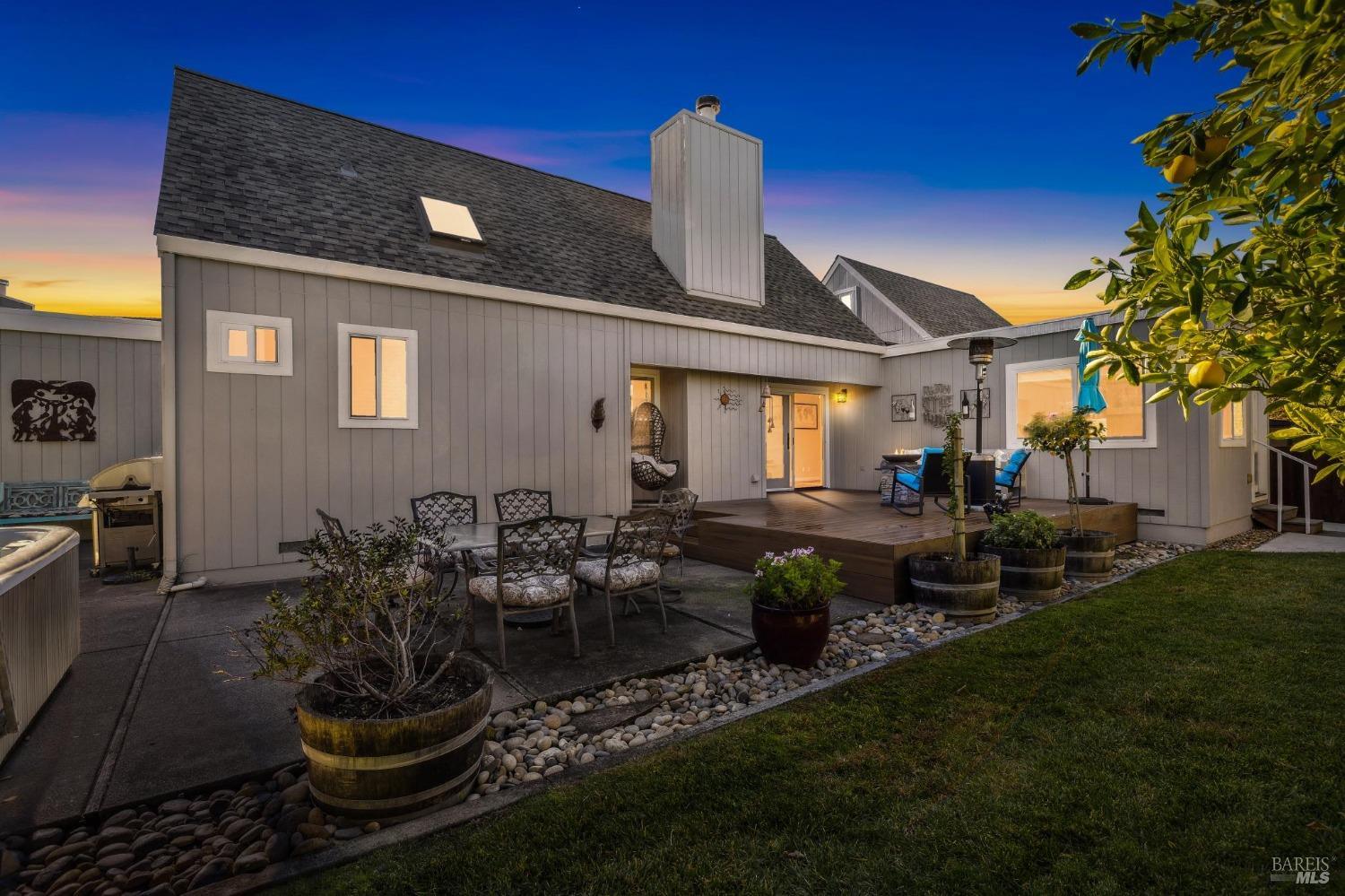 643 Lobelia Court