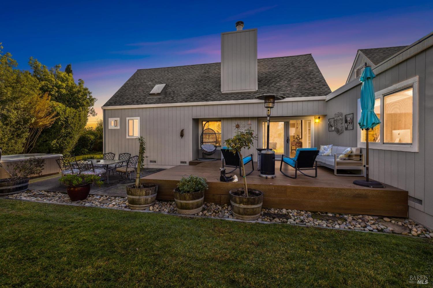 643 Lobelia Court