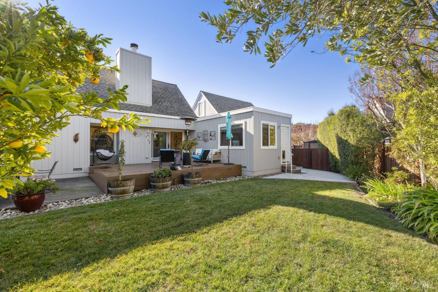 643 Lobelia Court