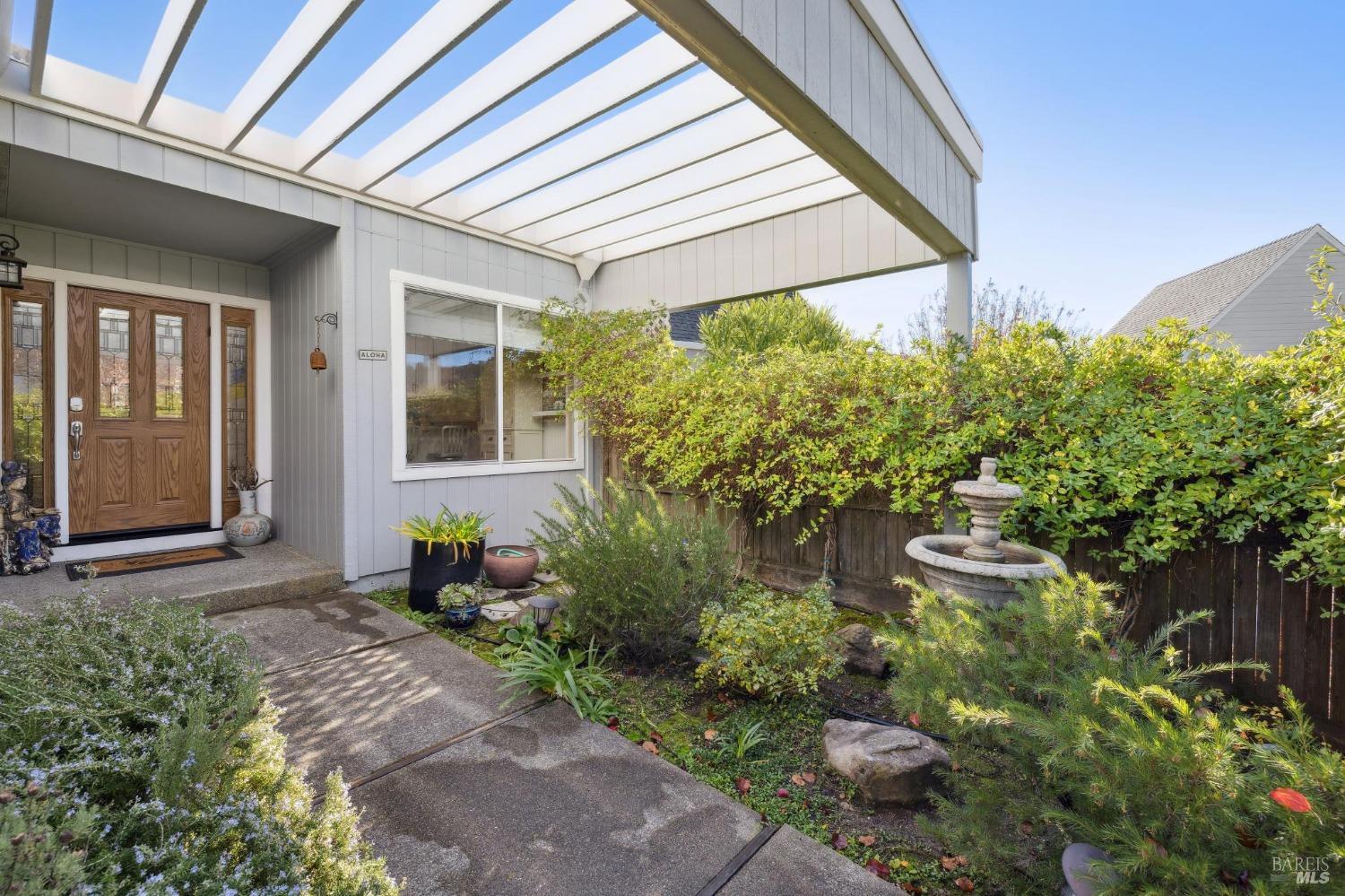 643 Lobelia Court