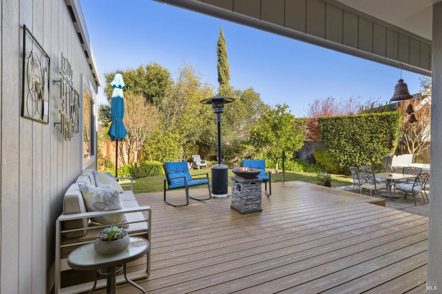 643 Lobelia Court