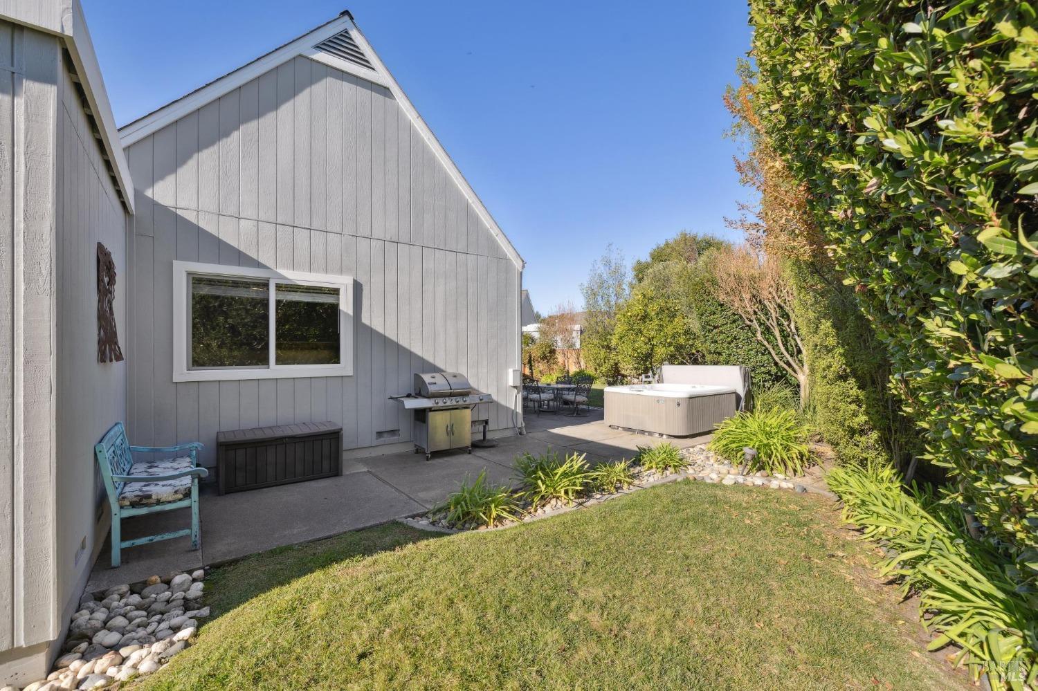 643 Lobelia Court