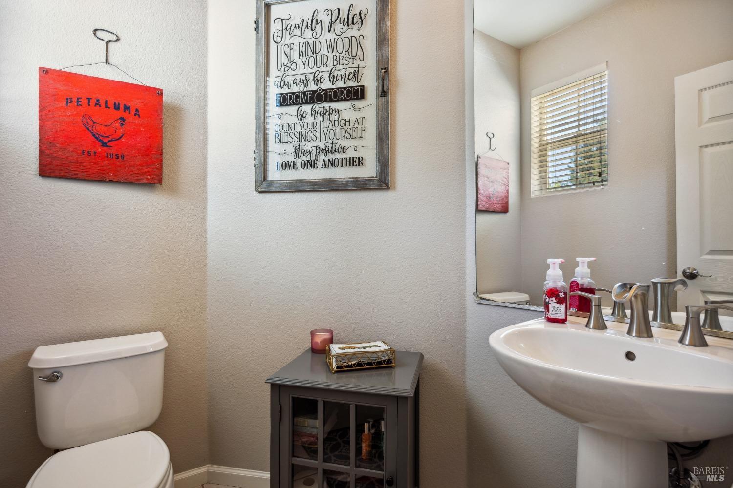 2084 Falcon Ridge Dr