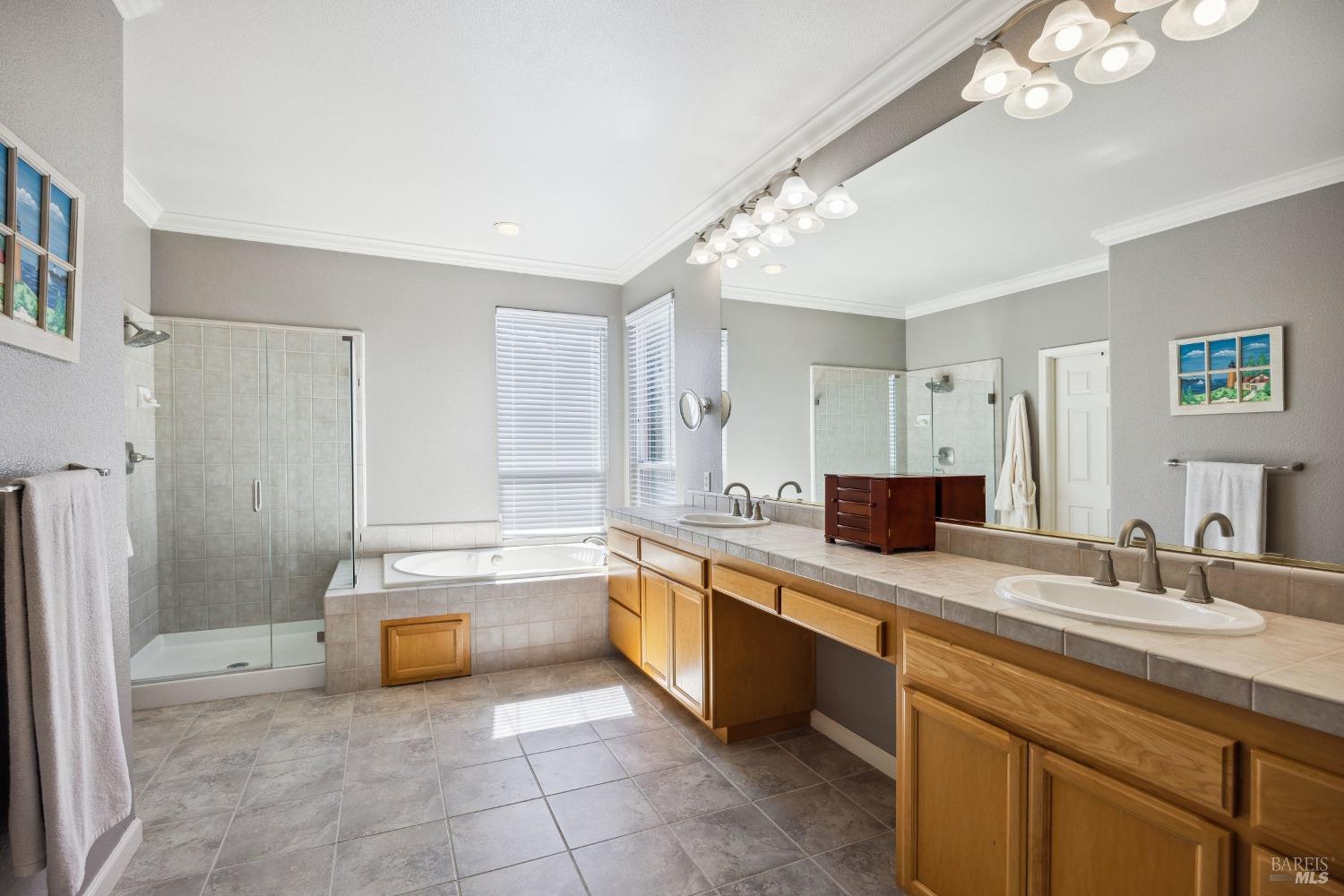 2084 Falcon Ridge Dr