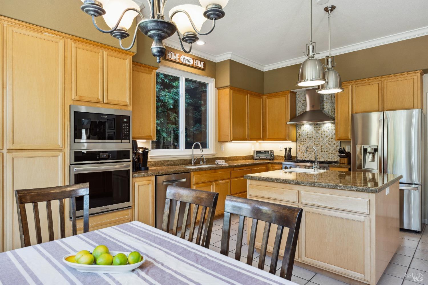 2084 Falcon Ridge Dr