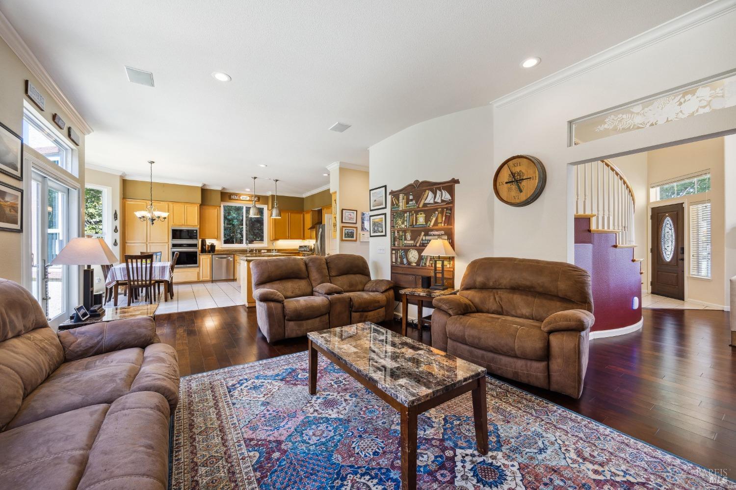 2084 Falcon Ridge Dr