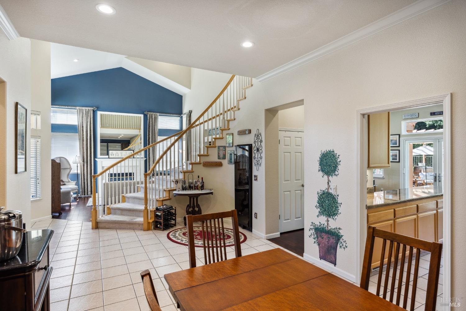 2084 Falcon Ridge Dr