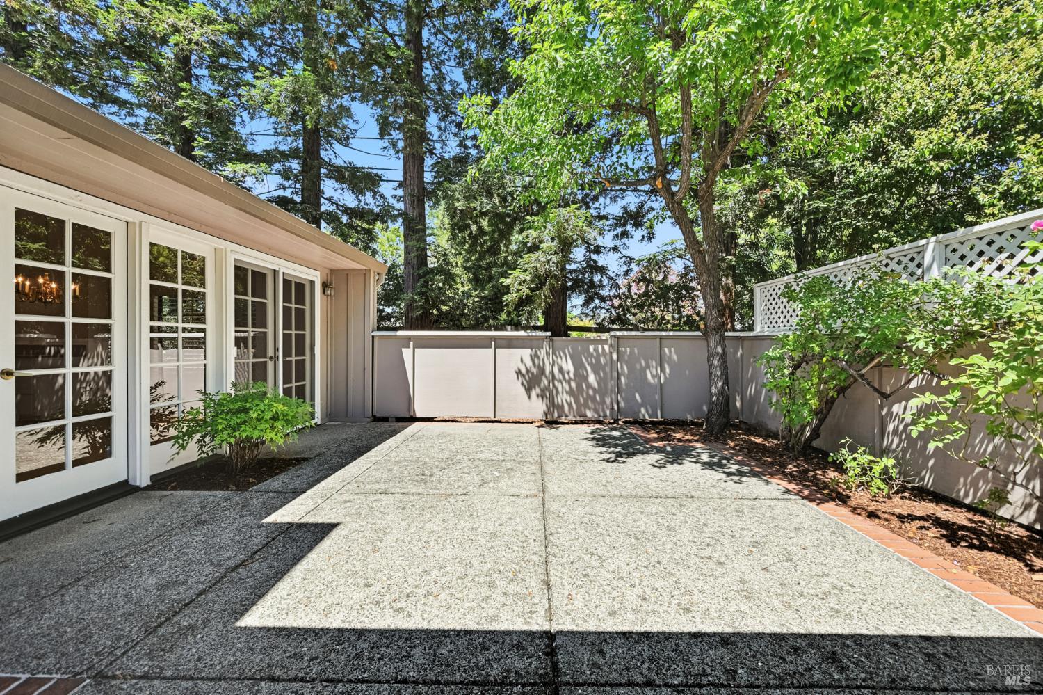 895 Princeton Dr