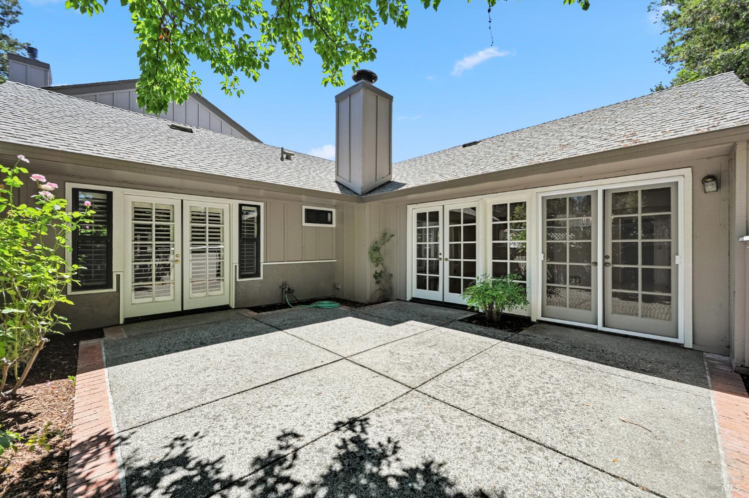 895 Princeton Dr