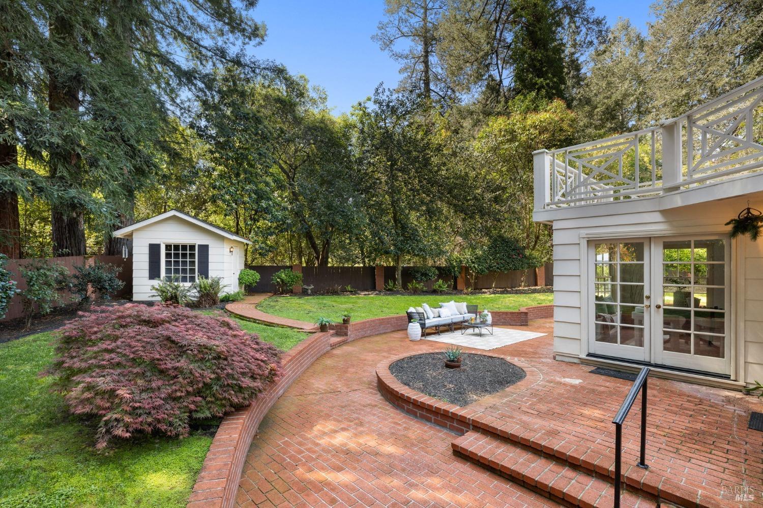 4284 Woodland Shadows Pl