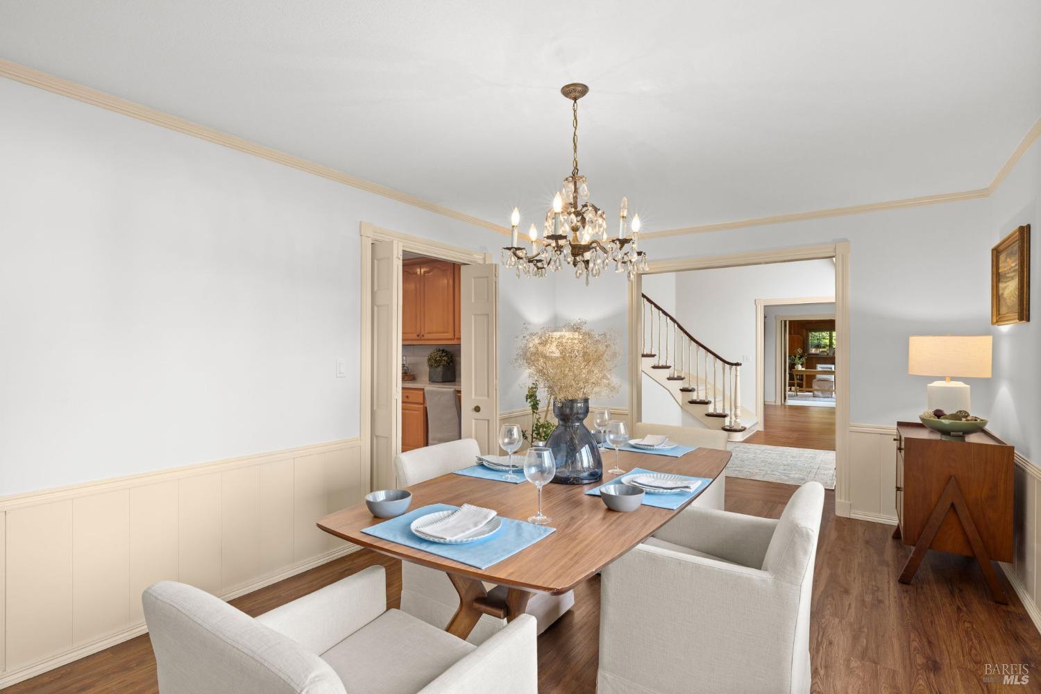 4284 Woodland Shadows Pl