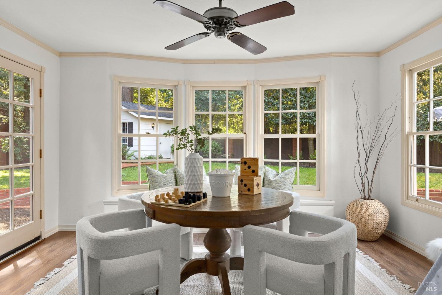 4284 Woodland Shadows Pl