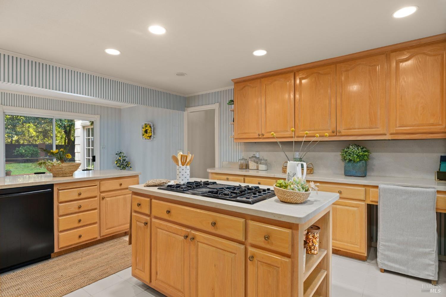 4284 Woodland Shadows Pl