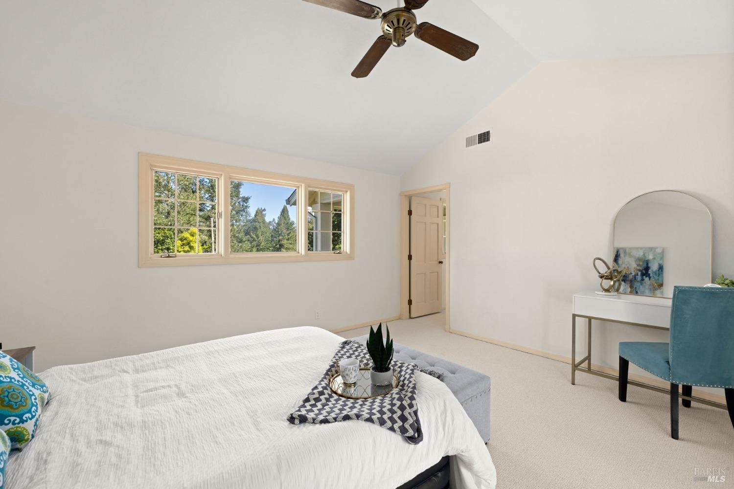 4284 Woodland Shadows Pl