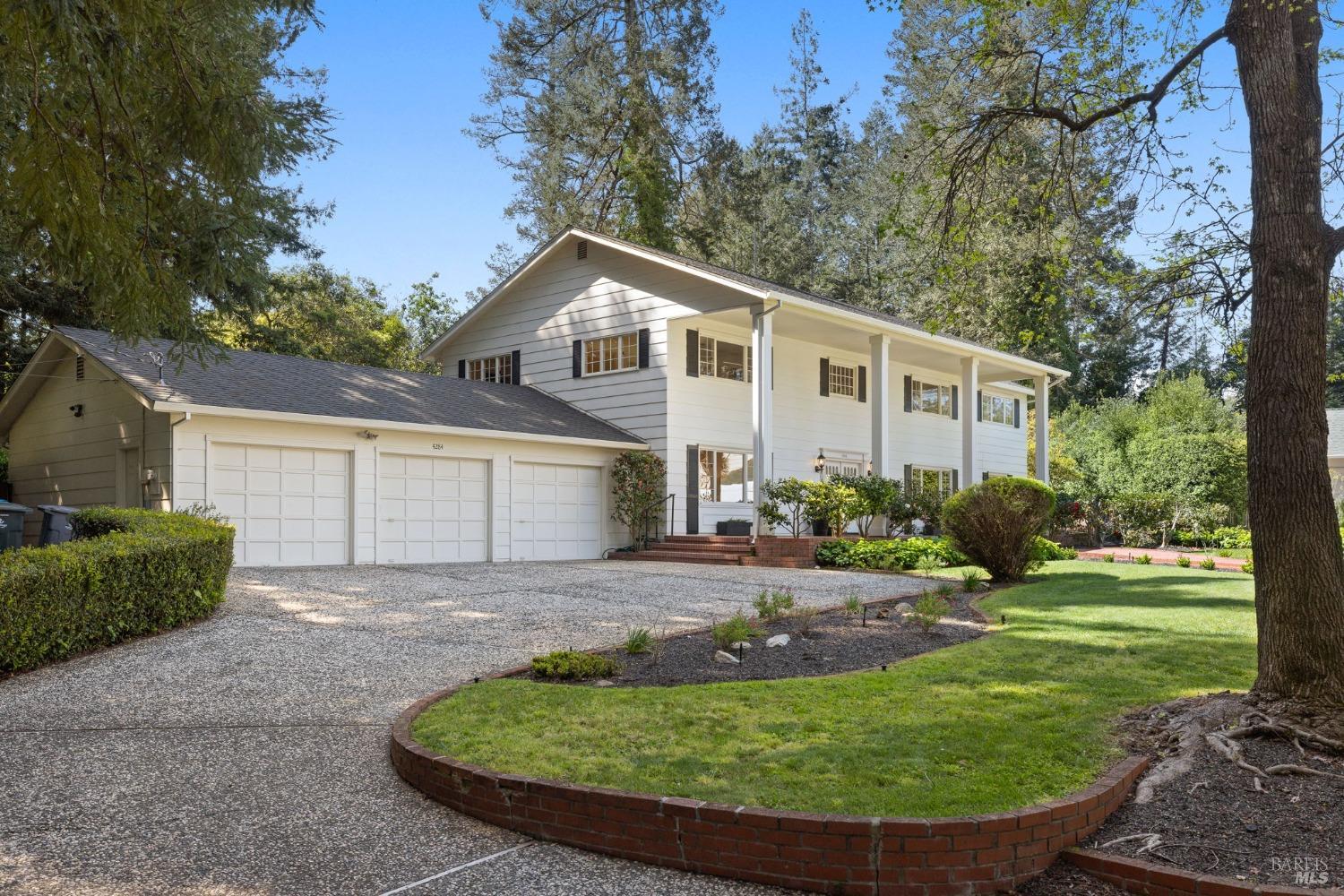 4284 Woodland Shadows Pl