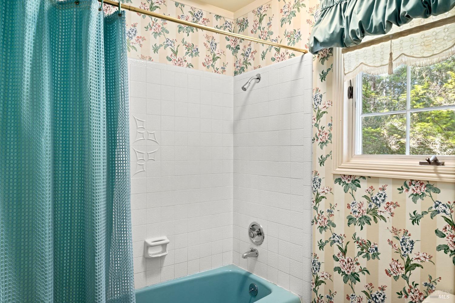 4284 Woodland Shadows Pl