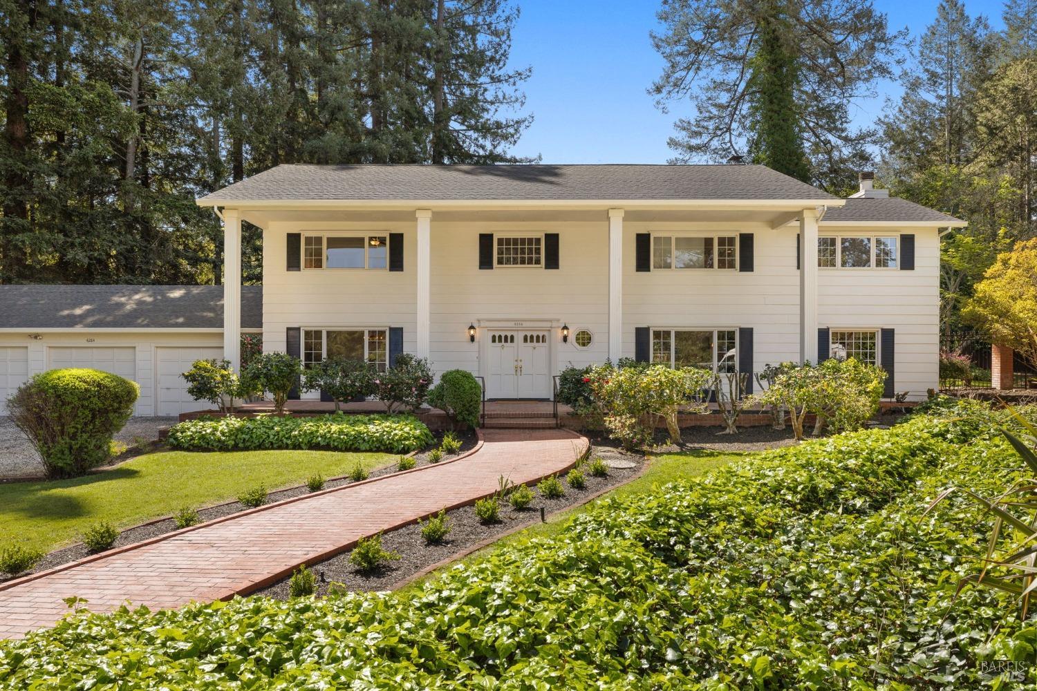 4284 Woodland Shadows Pl