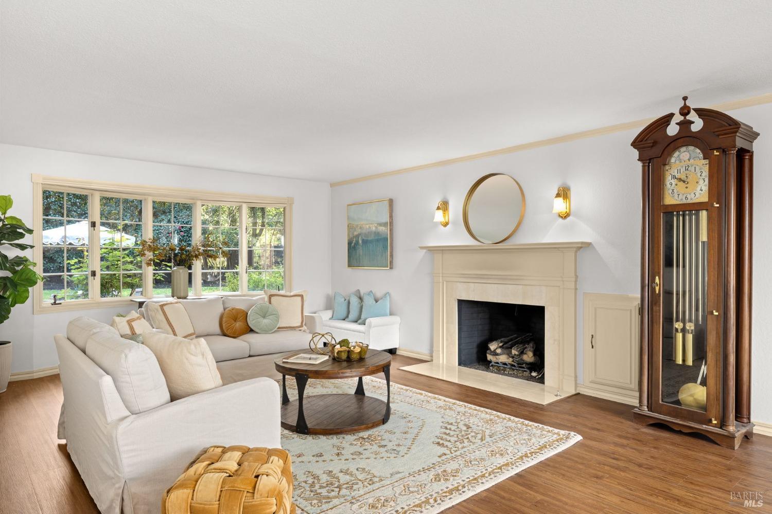 4284 Woodland Shadows Pl