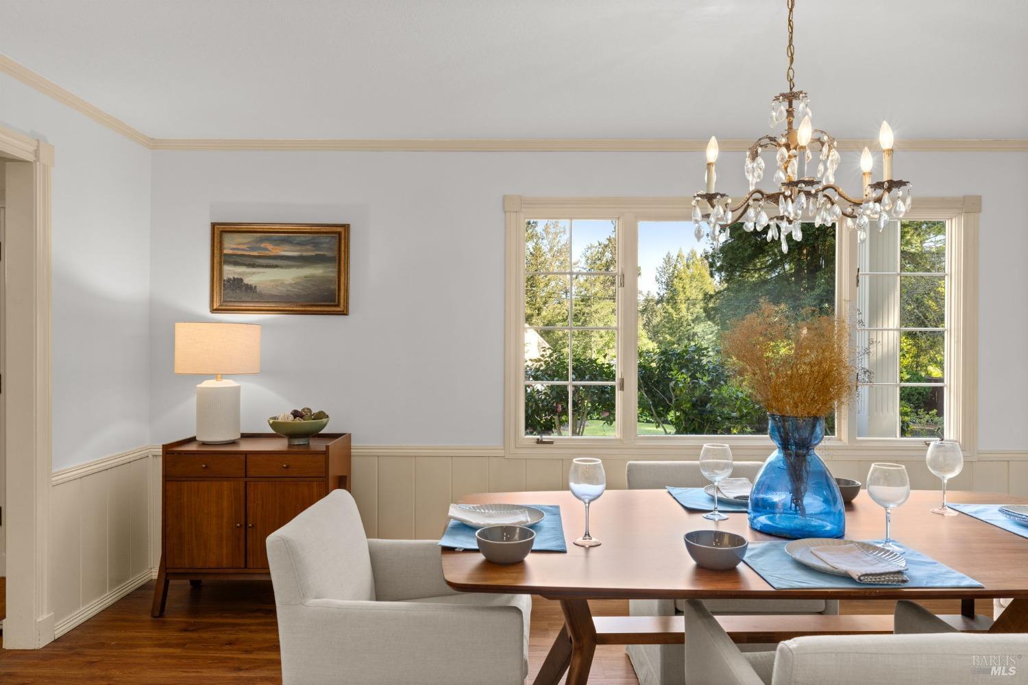 4284 Woodland Shadows Pl