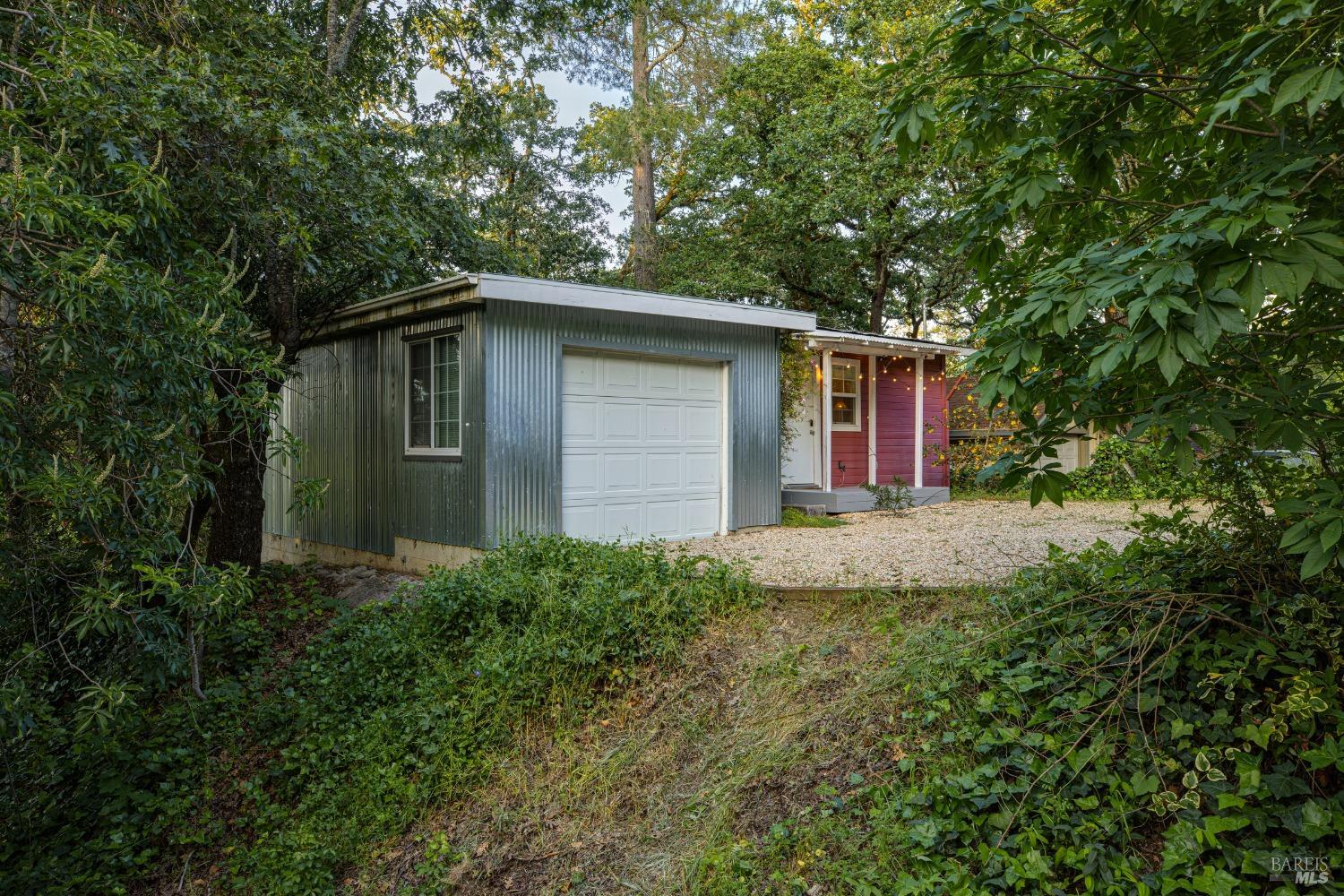 8502 Orchard Ln