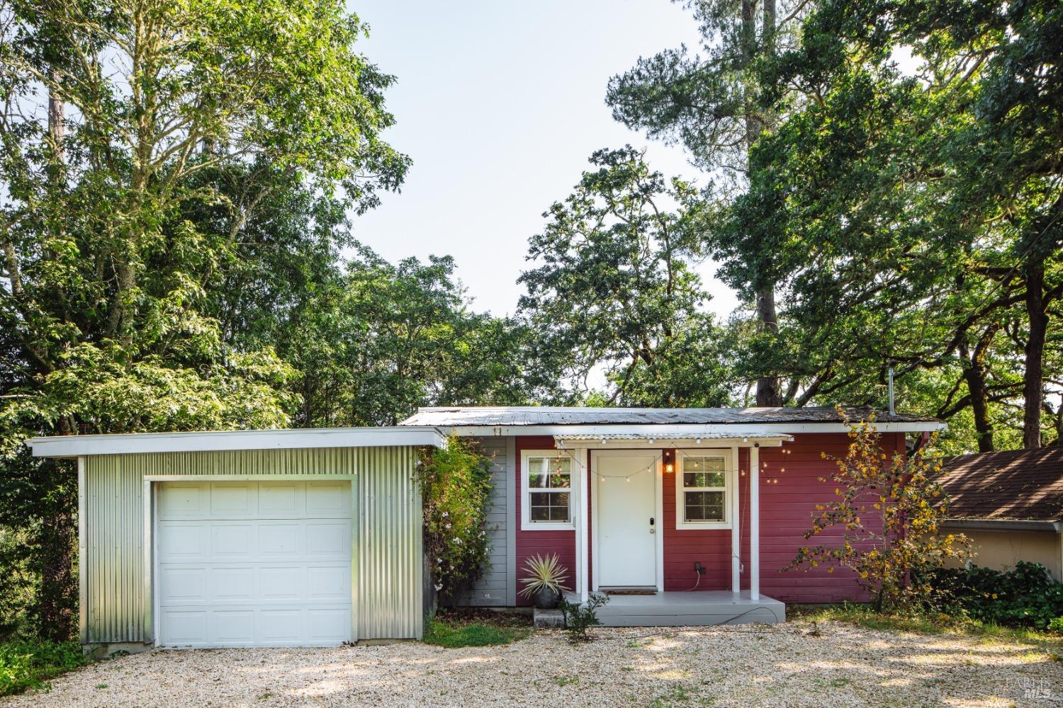 8502 Orchard Ln