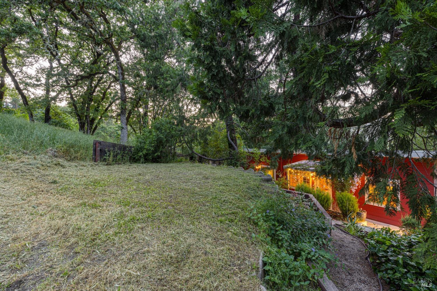 8502 Orchard Ln