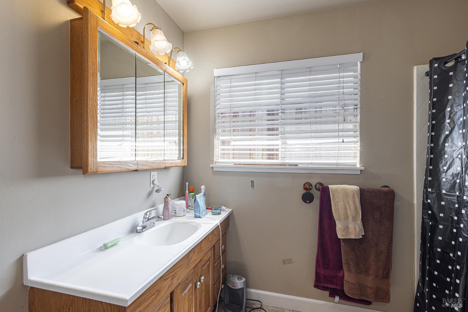 1021 Country Club Dr