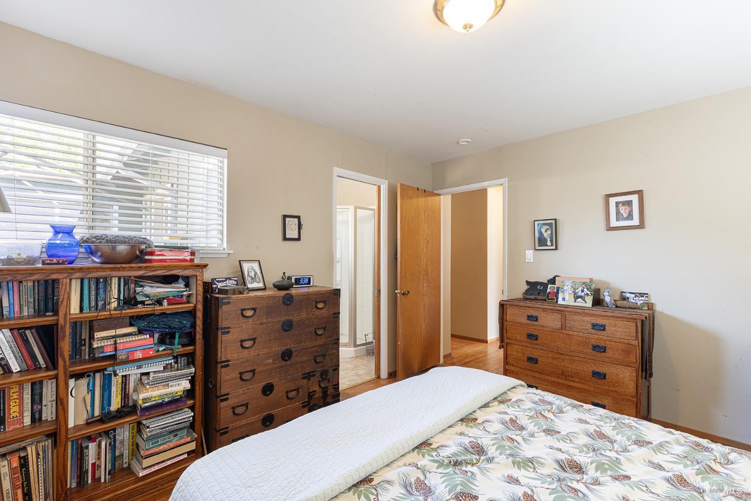 1021 Country Club Dr