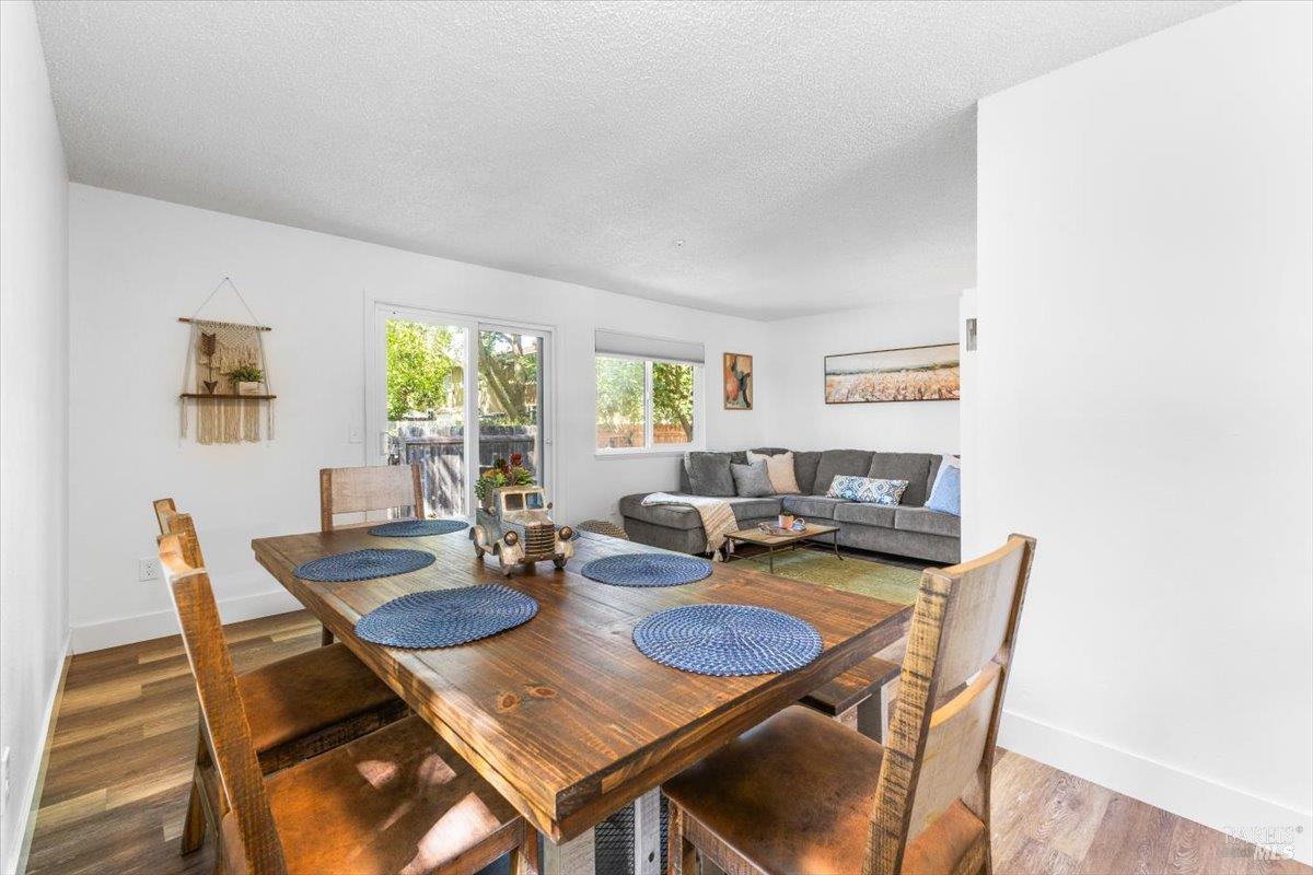 594 Santa Alicia Dr