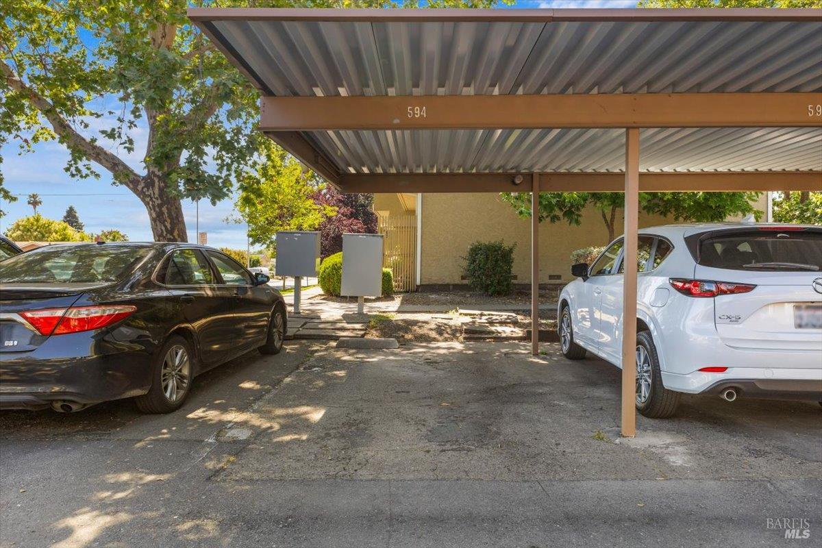 594 Santa Alicia Dr