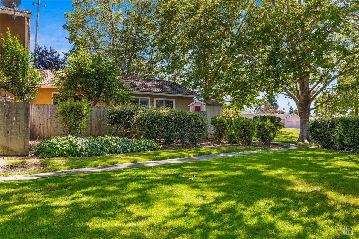 594 Santa Alicia Dr